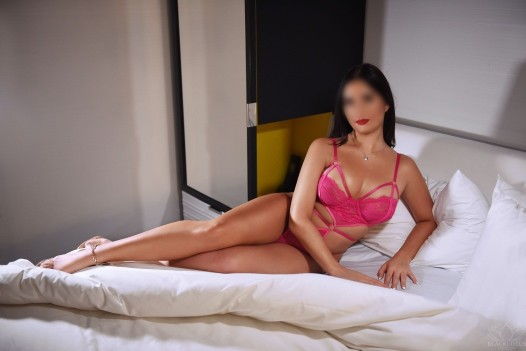 Beauty Fanny